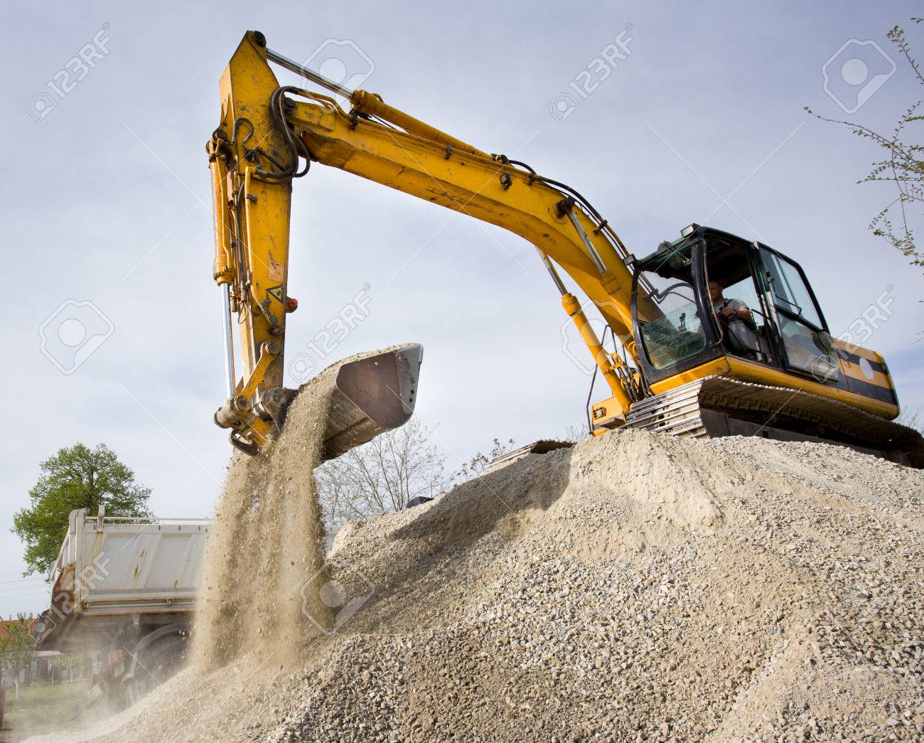 Baldes Para Excavadora Capacidad 2 Toneladas - Equipos y Proyectos